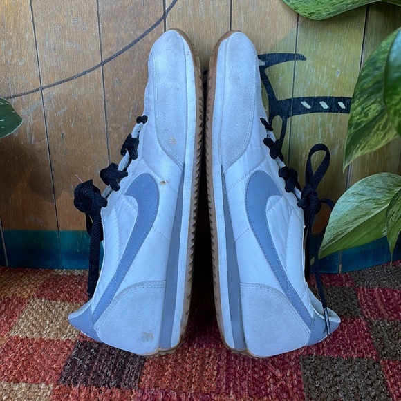 Nike classic shoes vintage! GUC - Picture 7 of 8